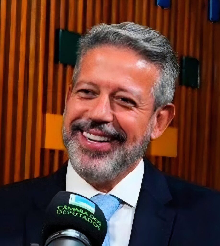 Obras, investimentos e presença nos municípios consolidam força política de Arthur Lira em AL
