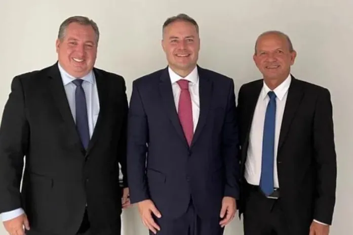 Aliados reclamam da ausência de Renan Filho nos redutos governistas com prefeitos e deputados